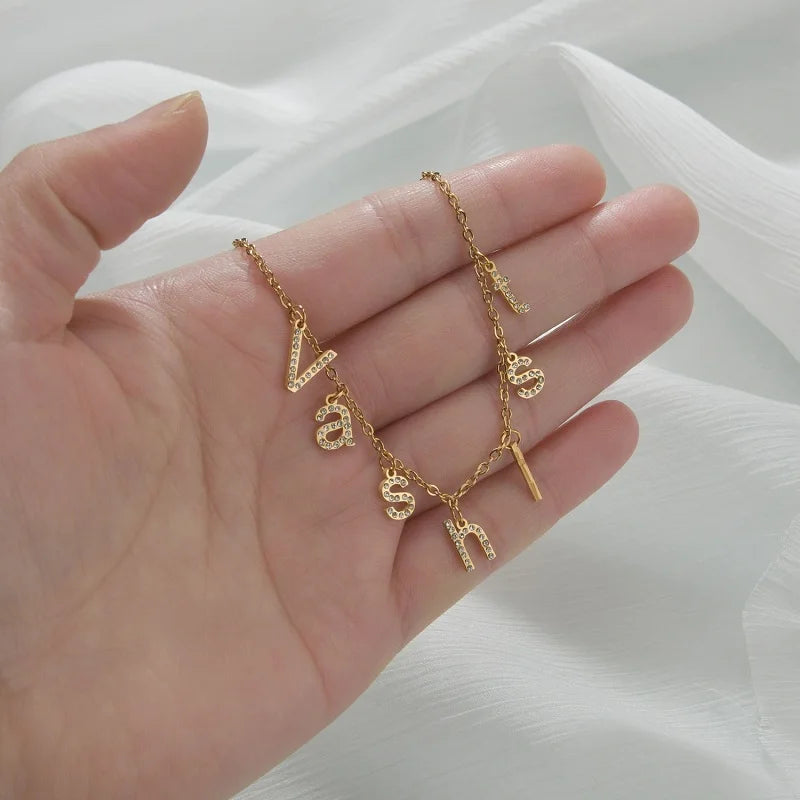 Collar Personalizado Nombres Familiares - Corazón y Mariposa | Esencia Única