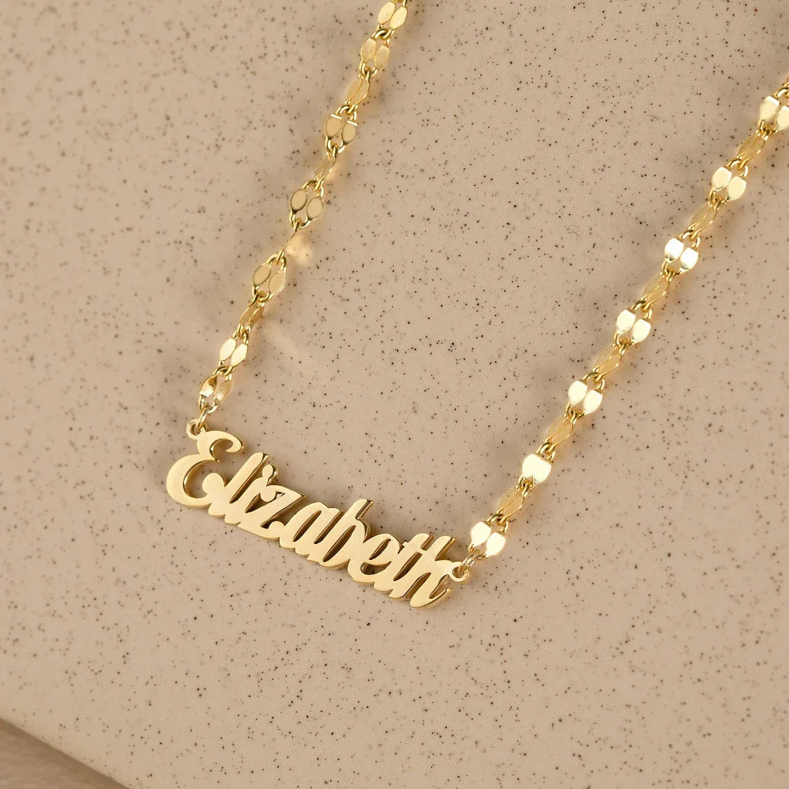 Collar Personalizado con Nombre y Cadena de Labios - Oro