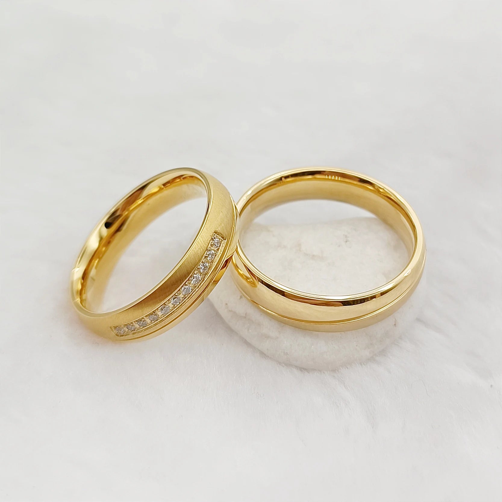 Conjunto Anillos Boda Harmony Oro 18K Pareja | Acero Quirúrgico Promesa